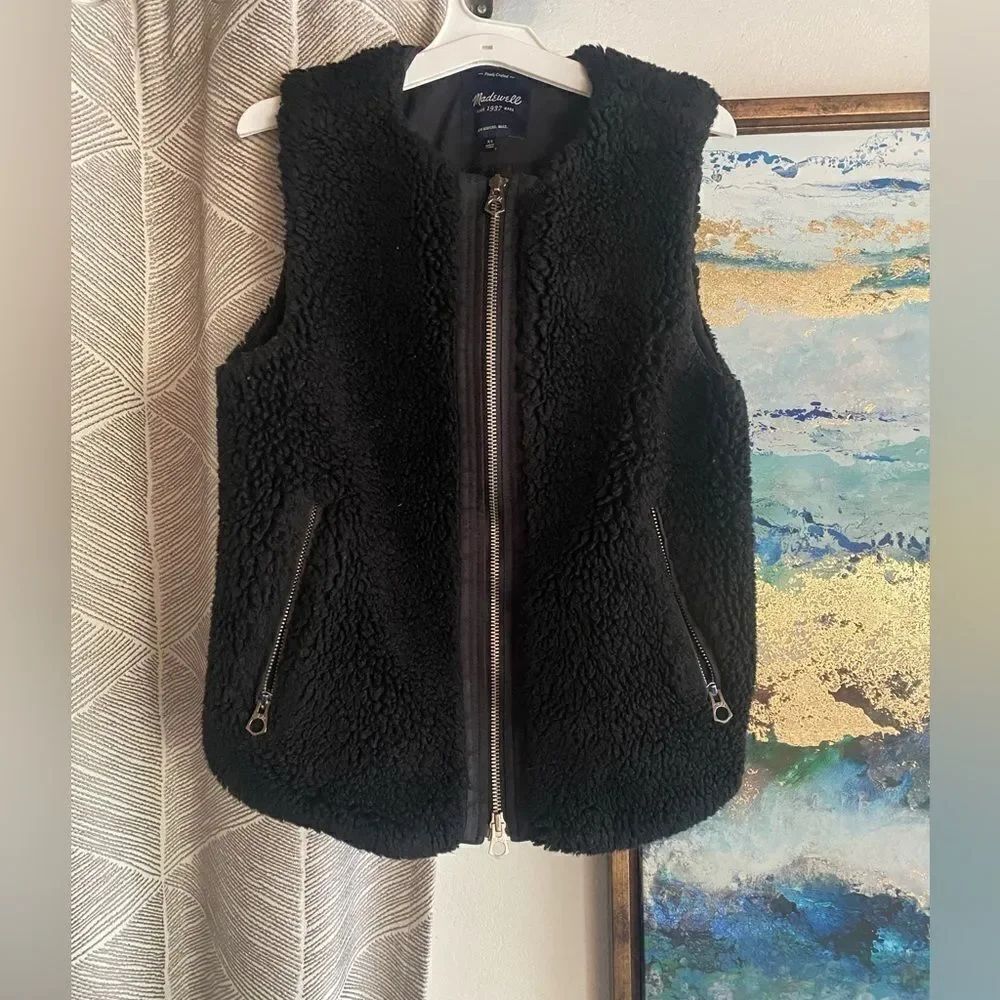Madewell black teddy vest size XS